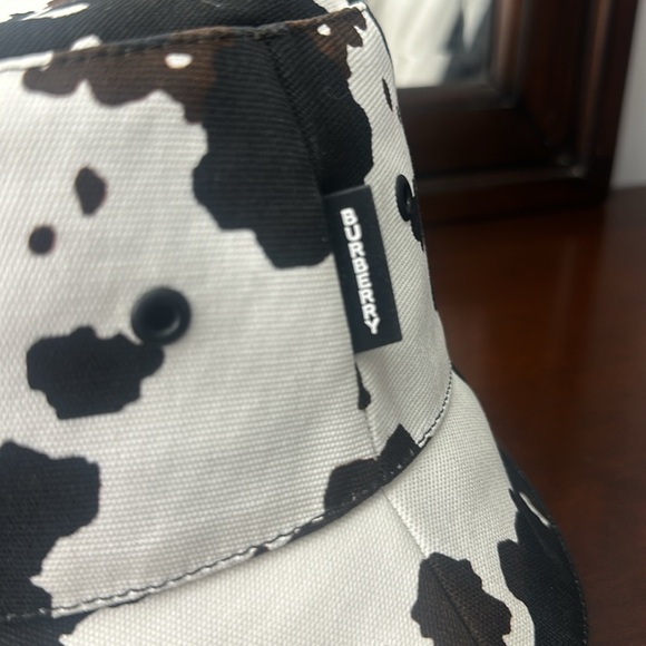 Burberry bucket cap - Picture 2 of 6